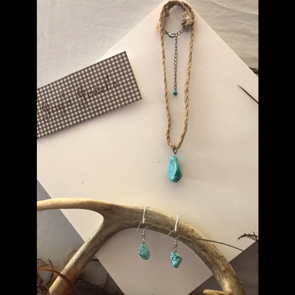 Turquoise rock pendent choker and earrings